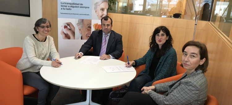 Los trabajadores sociales de Cantabria seguirán beneficiándose de los servicios de teleasistencia de Atenzia